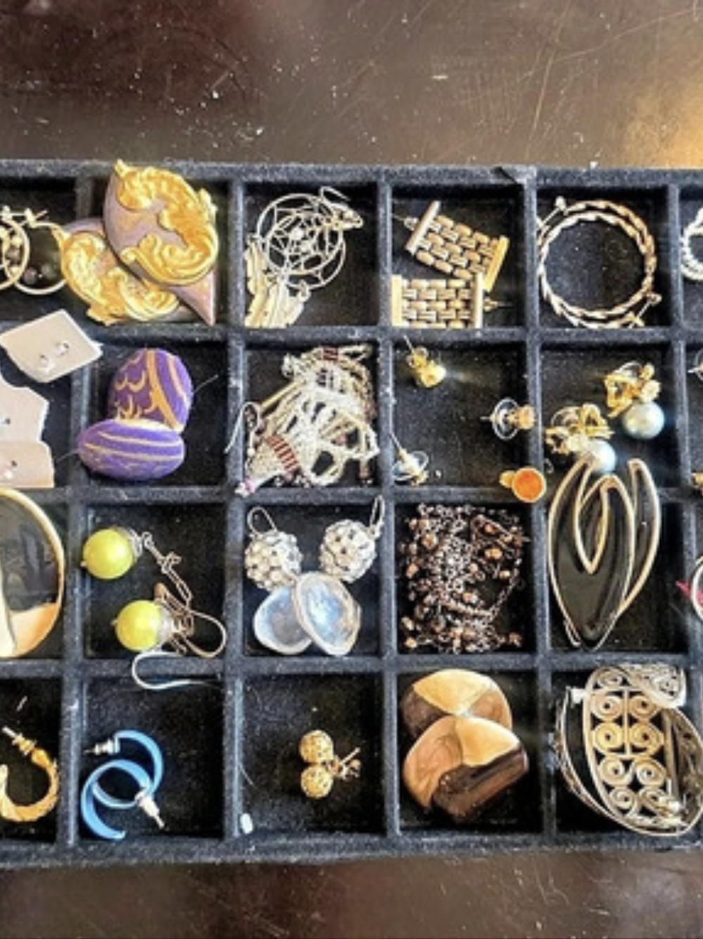 Assorted Lot Of Over 34 Pairs Of Pierced Earrings Lots Of Styles Some NEW